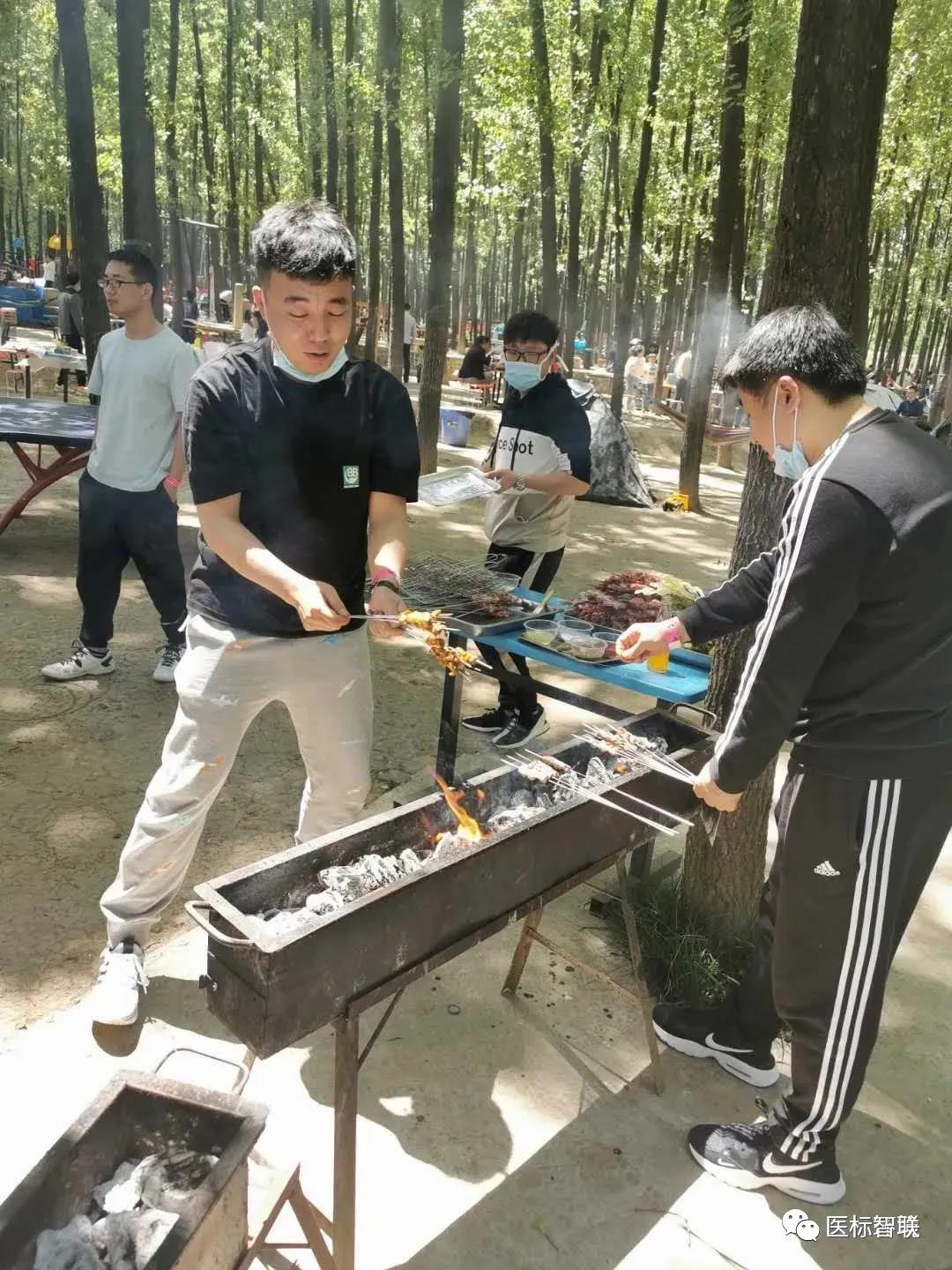 医标智联 | 四月团建生日会(图4)