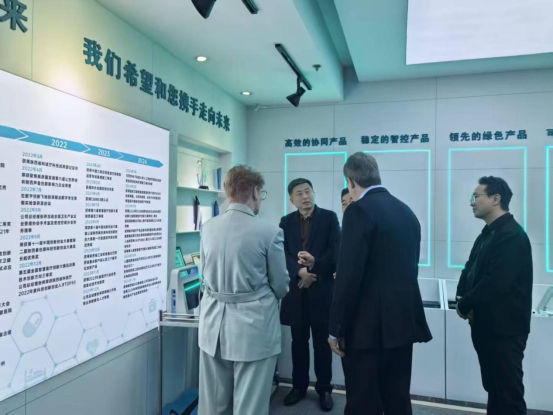 中俄友好、和平与发展委员会残疾人理事会俄方主席参访医标智联共筑数字医疗健康新丝路(图4) 中俄友好、和平与发展委员会残疾人理事会俄方主席参访医标智联共筑数字医疗健康新丝路(图4)